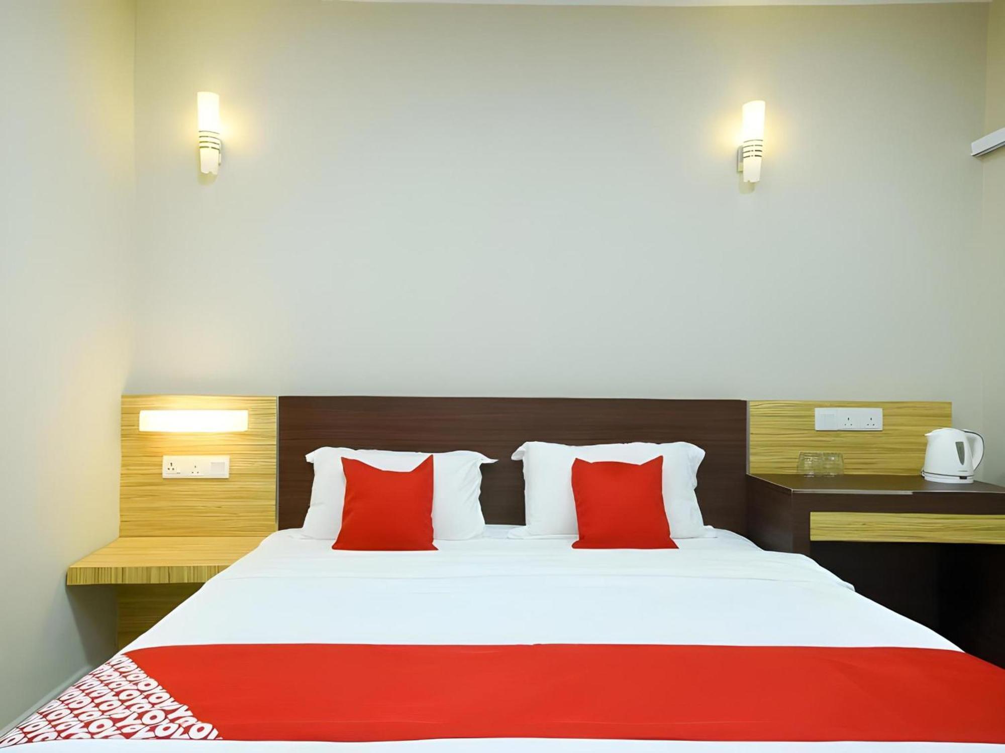 Oyo 1023 La Mirina Boutique Inn Bagian luar foto